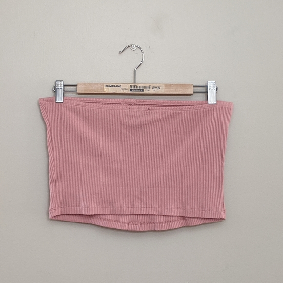 🌟4/$10🌟 Pink crop top - Picture 2 of 4
